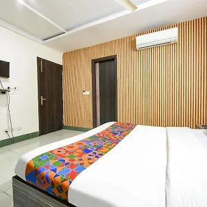 3* Hotel Fabhotel Ess Pee Grand