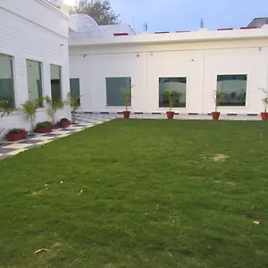 4* Hotel The Garden